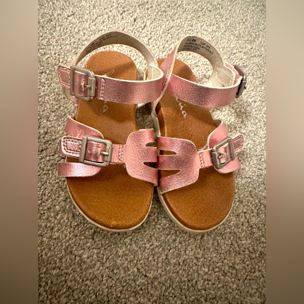 Nina sandals in metallic pink size 8 USA